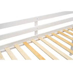 Niedriges Loftbett aus Holz in Twin/Full-Größe mit Leiter