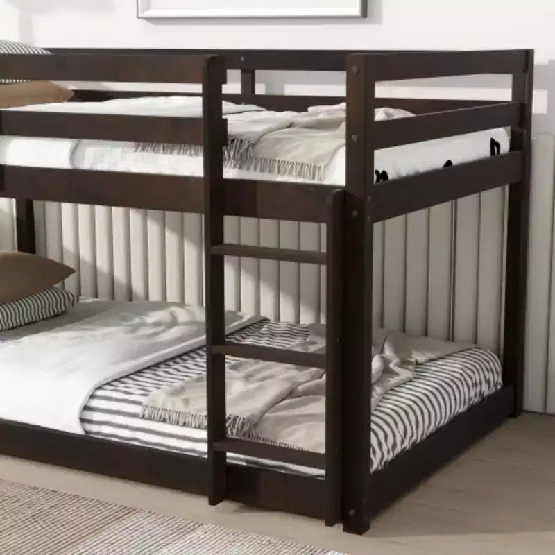Etagenbett (Twin-over-Twin) mit Leiter, verstärkte Lattenroste für Ober- und Unterbett