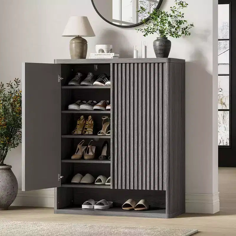Schuhschrank Modern Geriffelt Eingangsbereich Schuhaufbewahrung 80x35x105cm Spanplatte/MDF Verstellbare Einlegeböden & Türen