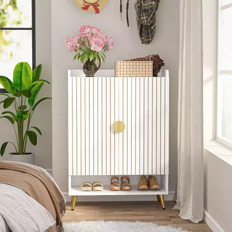 Holzschuhschrank mit Türen und verstellbaren Regalböden, Weiß & Gold, ideal zur Aufbewahrung von Schuhen im Eingangsbereich, Flur, Schrank, Wohnzimmer.