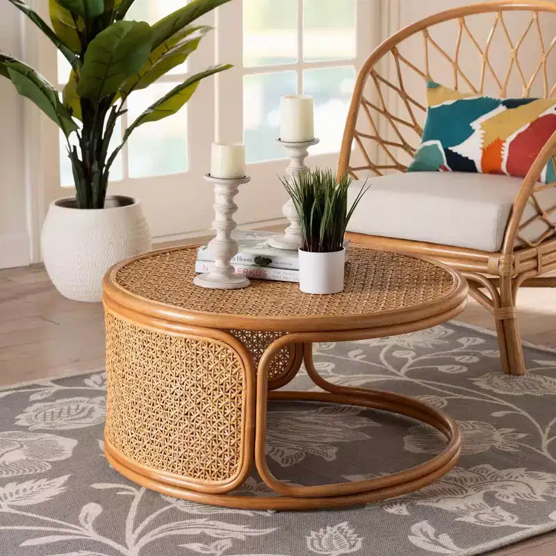 bali & pari Eldon Rattan Couchtisch Honig