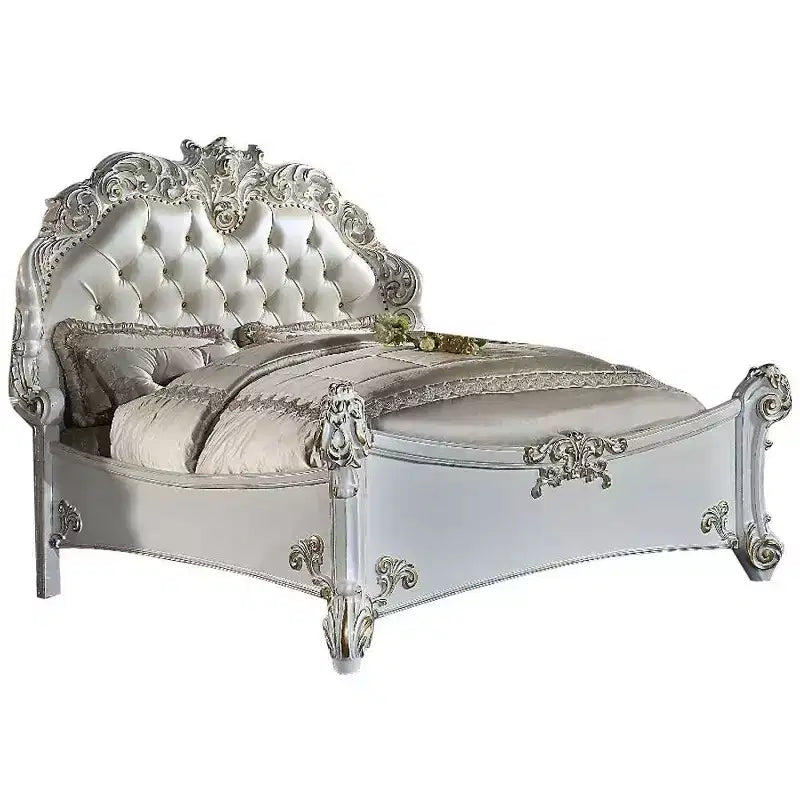 100 Pfund schweres California King-Size-Bett, Kunstleder und antike Perlenoptik.