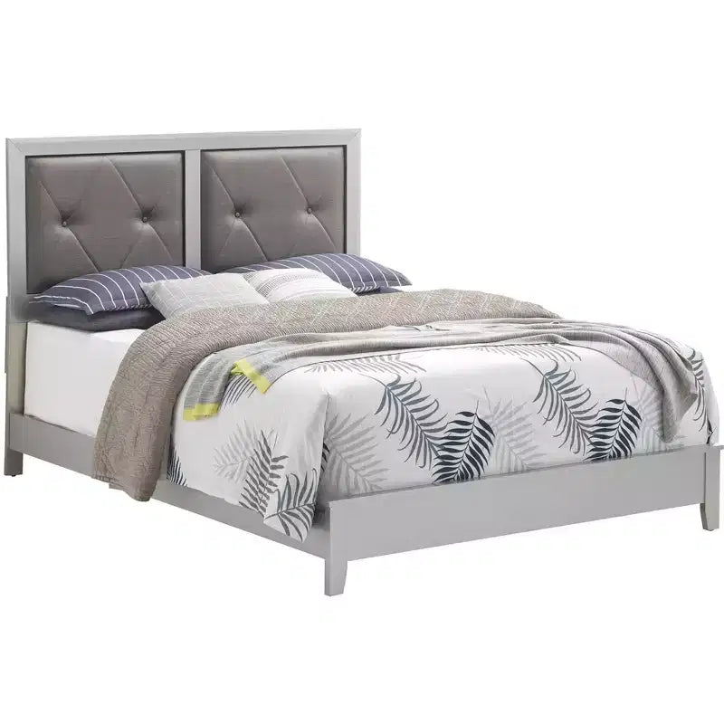 Gepolstertes Queen-Panel-Bett