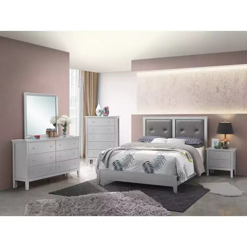 Gepolstertes Queen-Panel-Bett